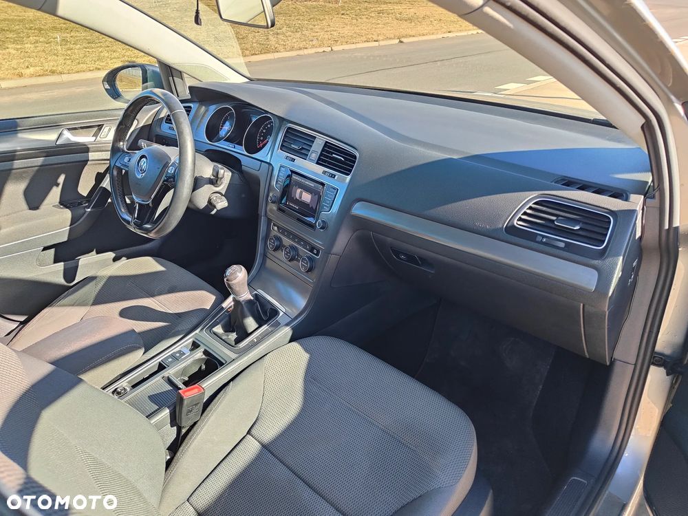 Volkswagen Golf 1.6 TDI Highline - 16