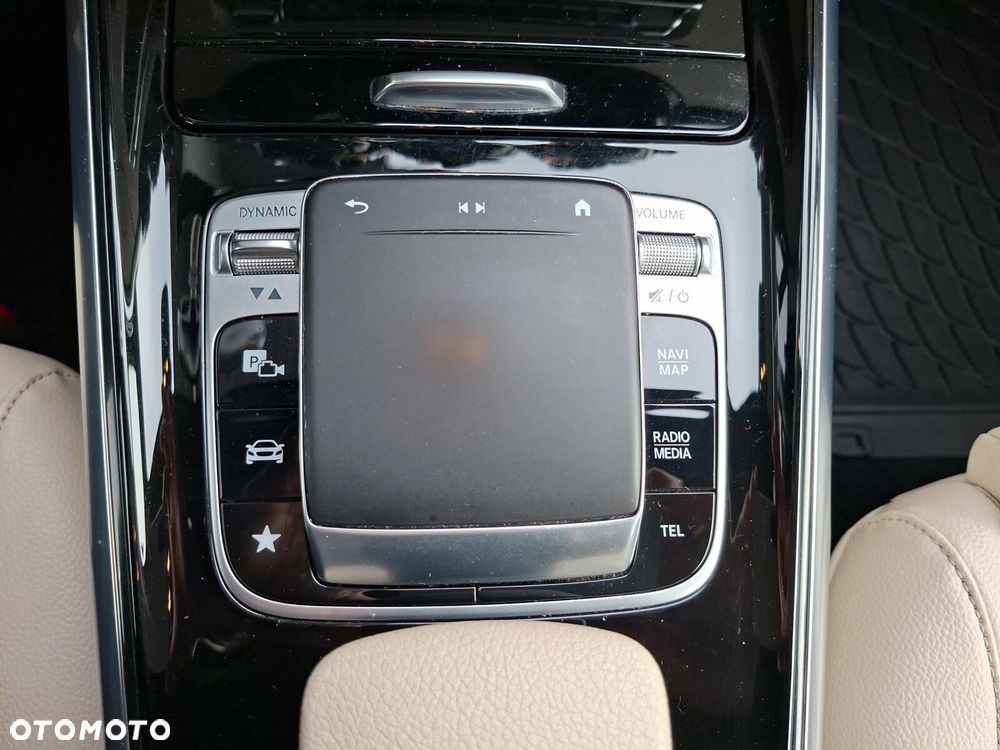 Mercedes-Benz GLB 200 Progressive 7G-DCT - 26