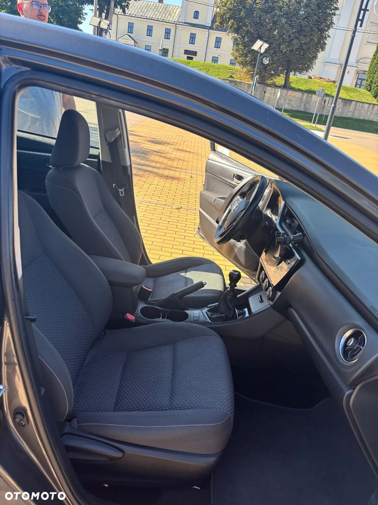Toyota Corolla 1.6 Classic Plus - 9