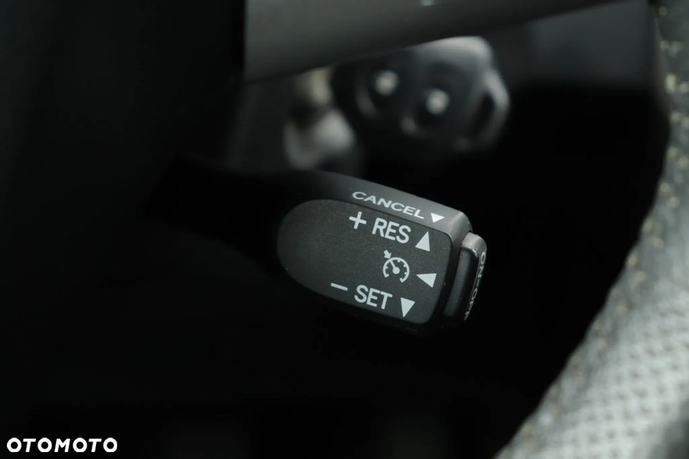 Toyota Auris 1.6 Life+ - 23
