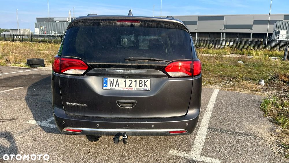 Chrysler Pacifica - 3