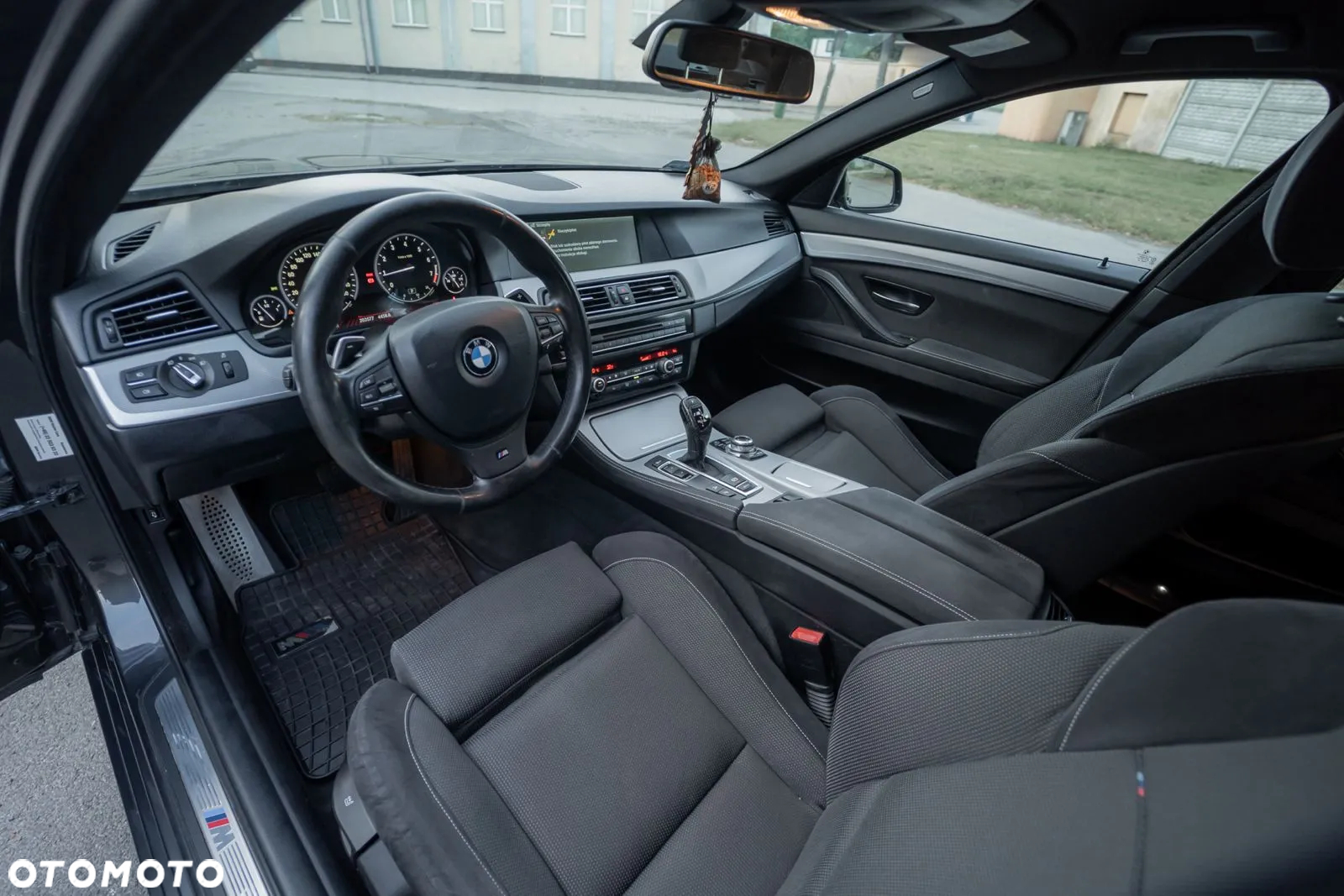 BMW Seria 5 528i xDrive - 40