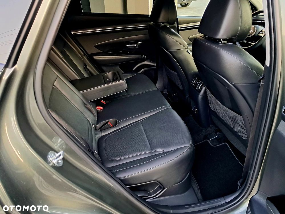 Hyundai Tucson 1.6 T-GDi HEV Executive 2WD - 19
