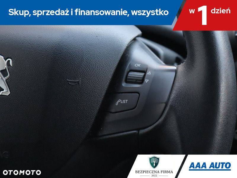 Peugeot 208 - 17
