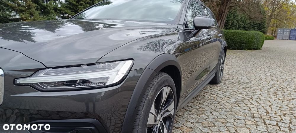 Volvo V60 Cross Country - 23