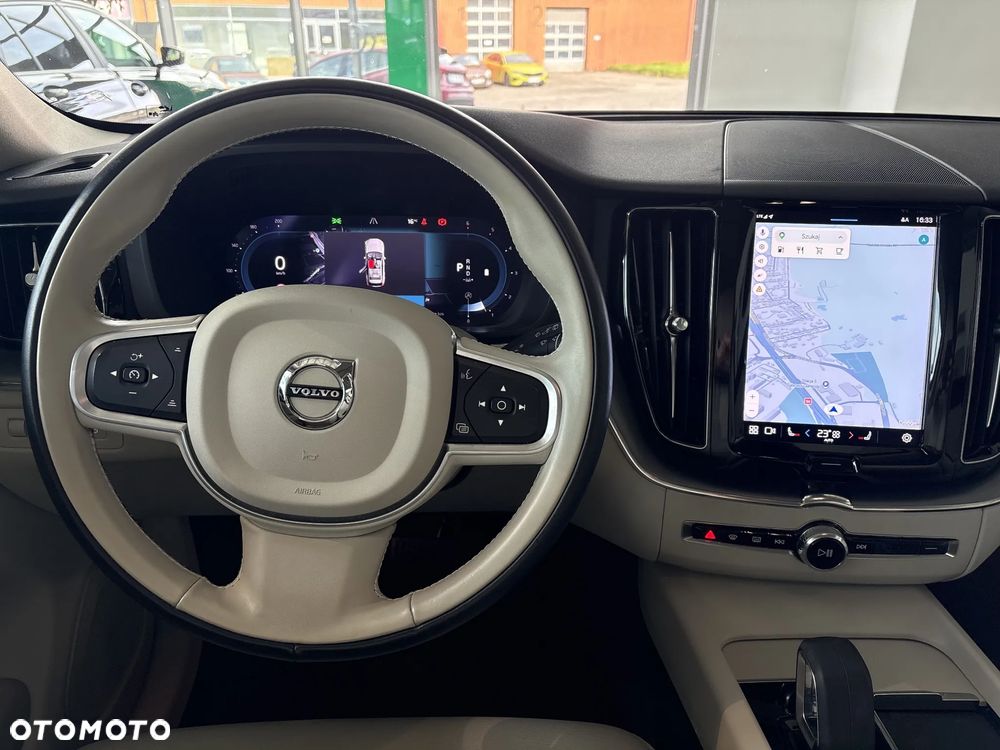 Volvo XC 60 B4 D Momentum Pro - 15