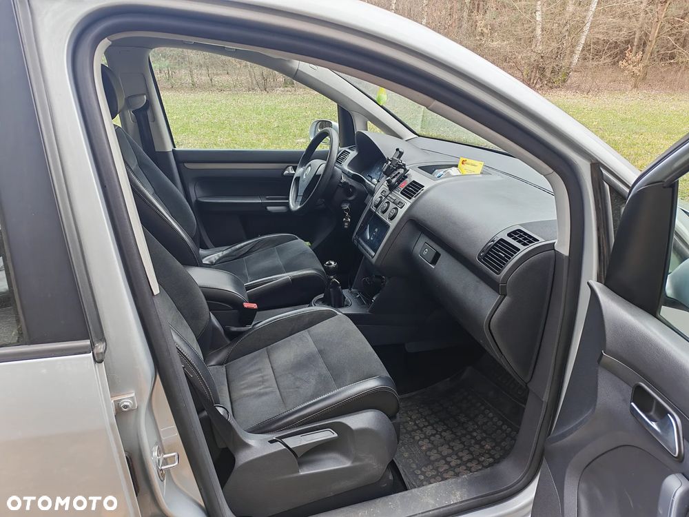 Volkswagen Touran 1.9 TDI Highline - 9