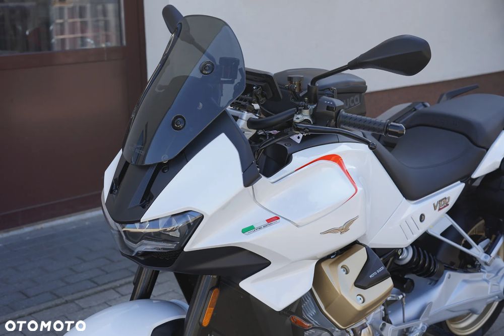 Moto Guzzi V100 Mandello - 30