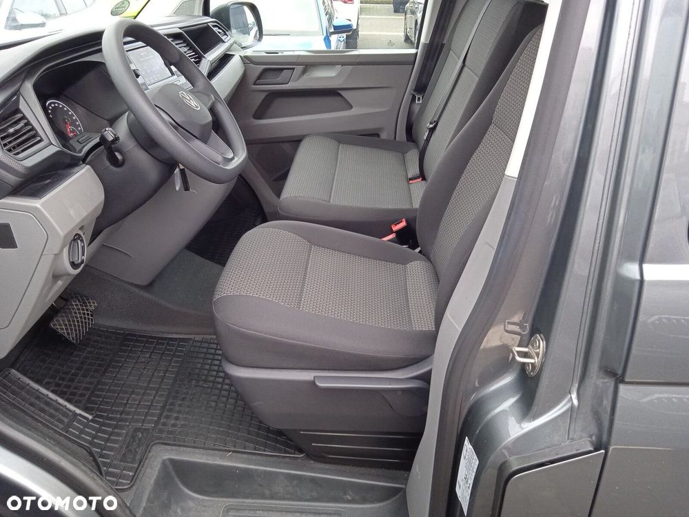 Volkswagen Caravelle - 12
