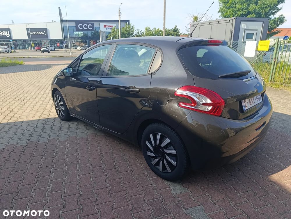 Peugeot 208 82 VTI Allure - 22