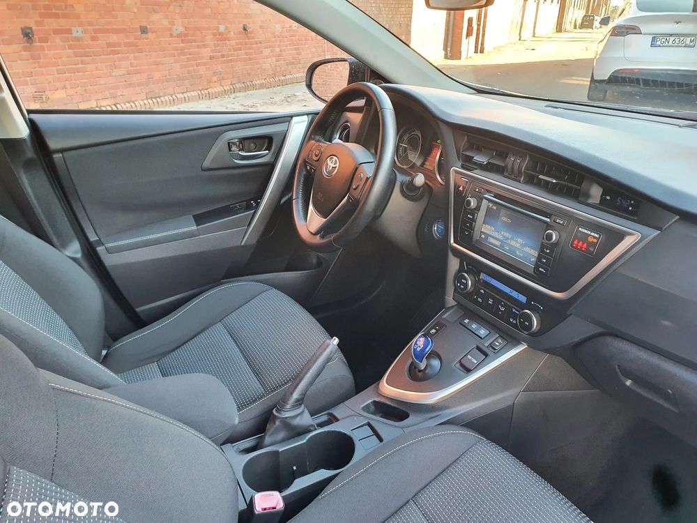 Toyota Auris 1.8 HSD Prestige - 10