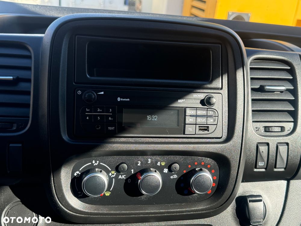 Renault Trafic - 23