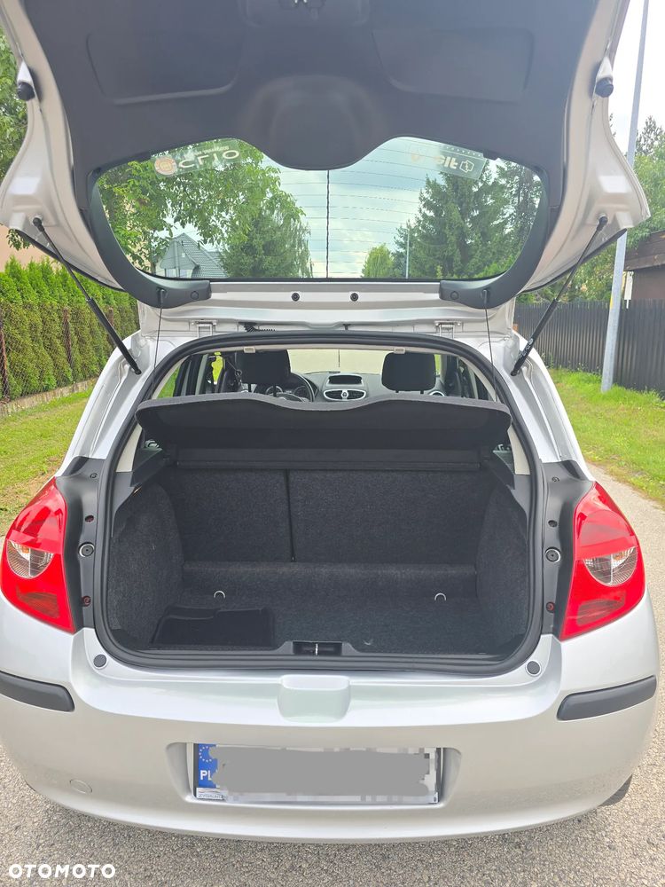 Renault Clio - 17