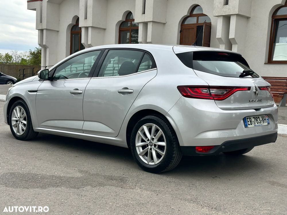Renault Megane ENERGY TCe 130 PLAY - 4