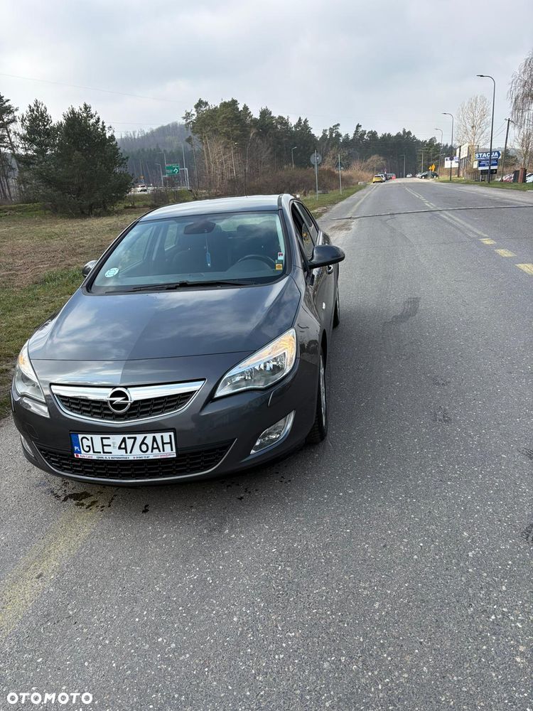 Opel Astra 1.6 Design Edition - 1