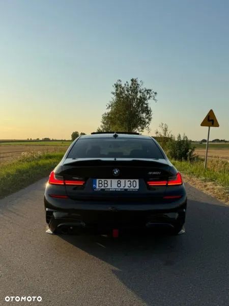 BMW Seria 3 330i - 10