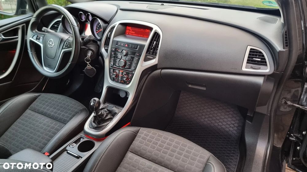 Opel Astra GTC 1.4 Turbo Innovation - 4