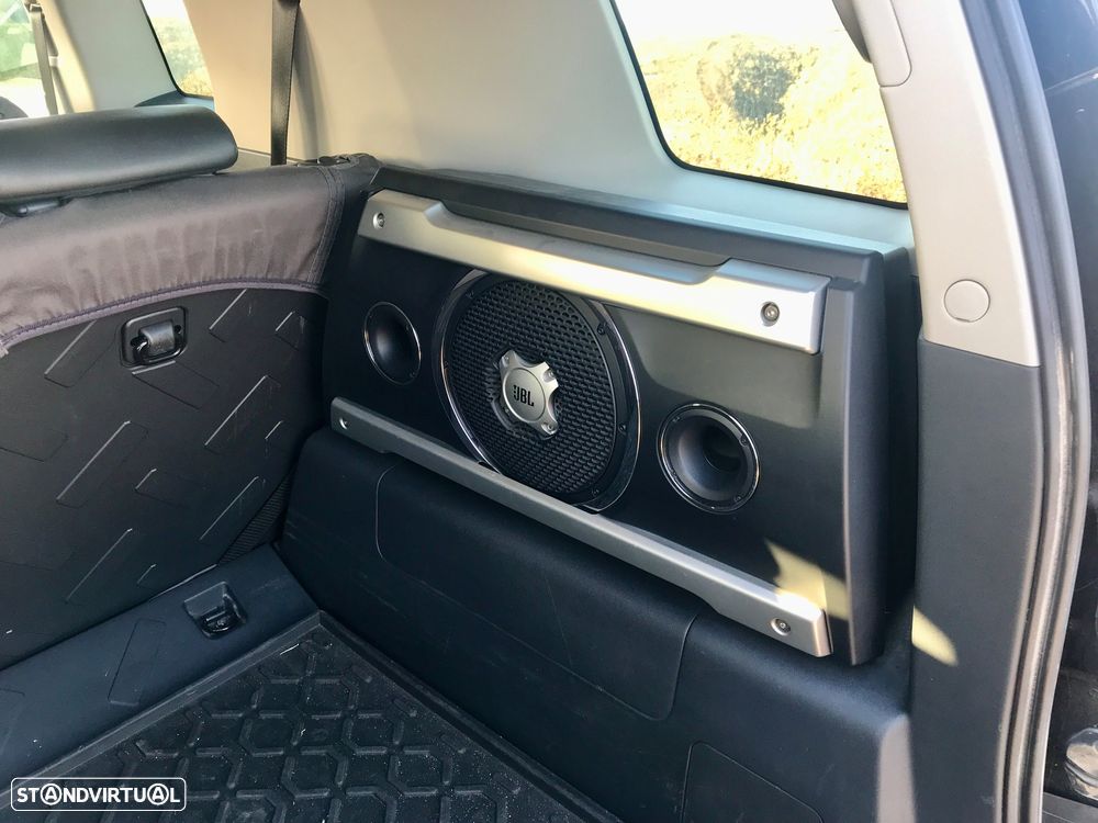 Toyota FJ Cruiser - 12