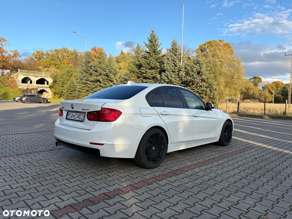 BMW Seria 3 320i xDrive Sport-Aut Luxury Line - 6
