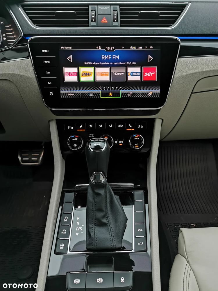 Skoda Superb 2.0 TSI 4x4 DSG L&K - 14