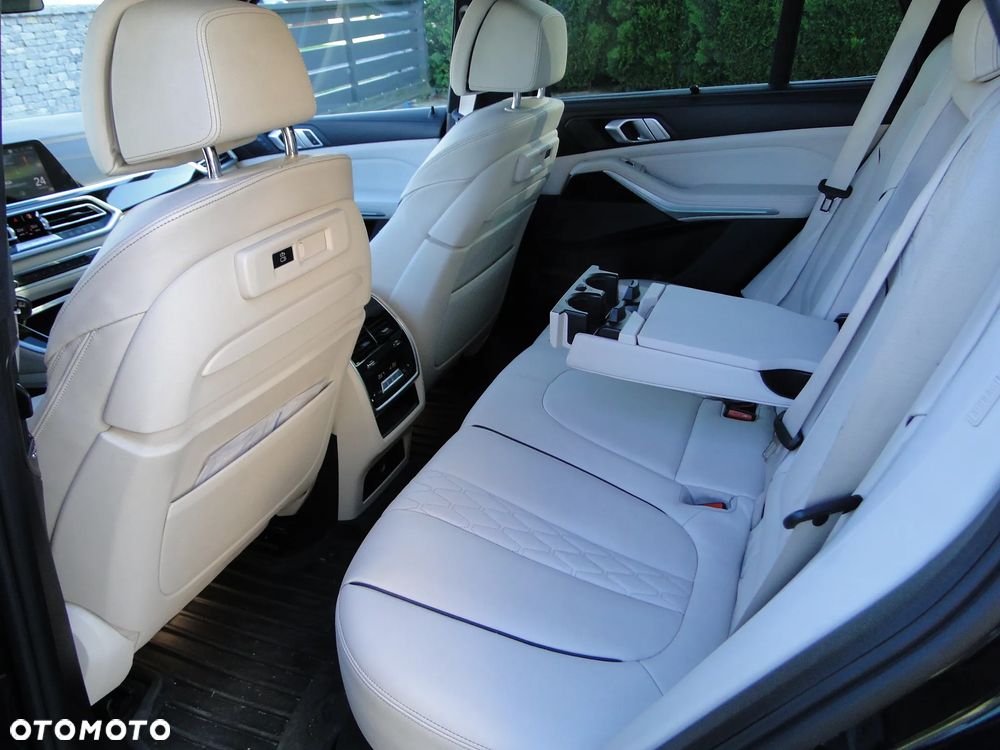 BMW X5 M50i - 20
