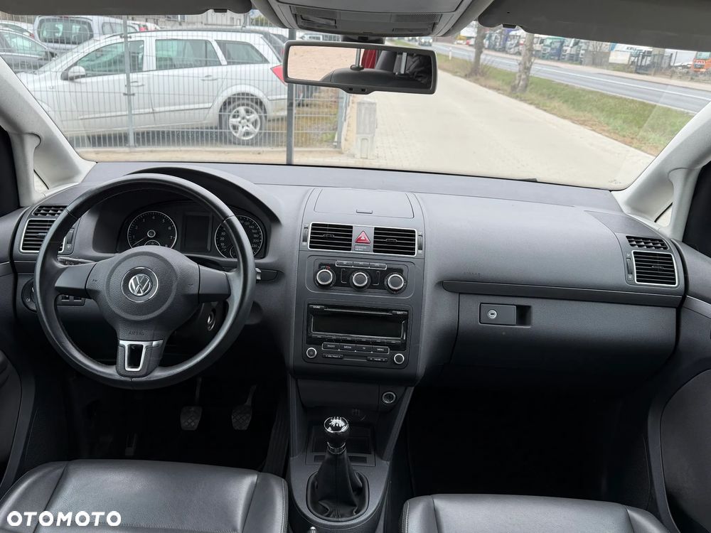 Volkswagen Touran - 21