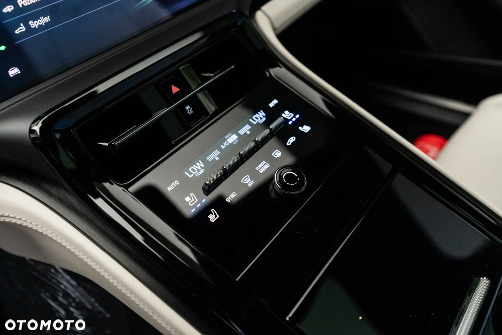 Porsche Panamera 4 E-Hybrid - 27