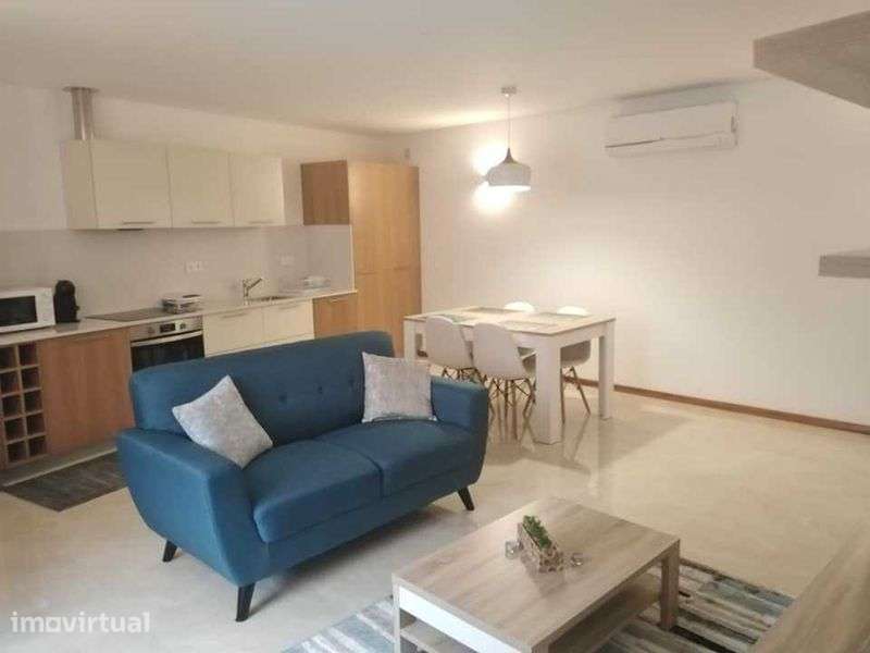 Aluga-se Casa T1 mobilada de Novembro a Maio - Grande imagem: 2/2