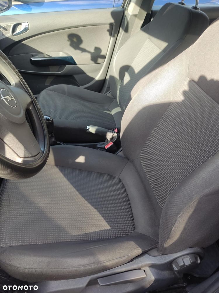 Opel Corsa 1.0 12V Essentia - 4