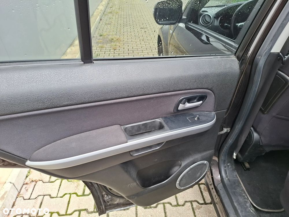 Suzuki Grand Vitara 1.9 DDiS Club - 6