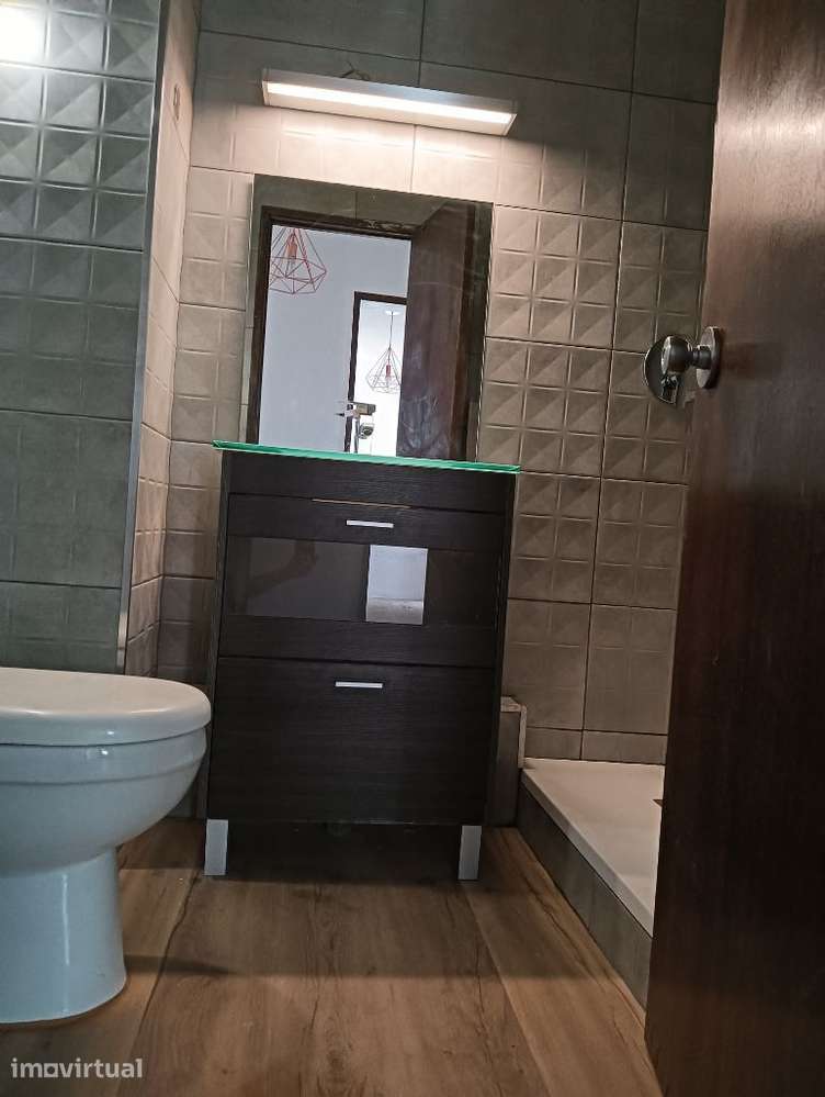 Apertamento T2 Santo Antonio dos Cavaleiros - Grande imagem: 5/10