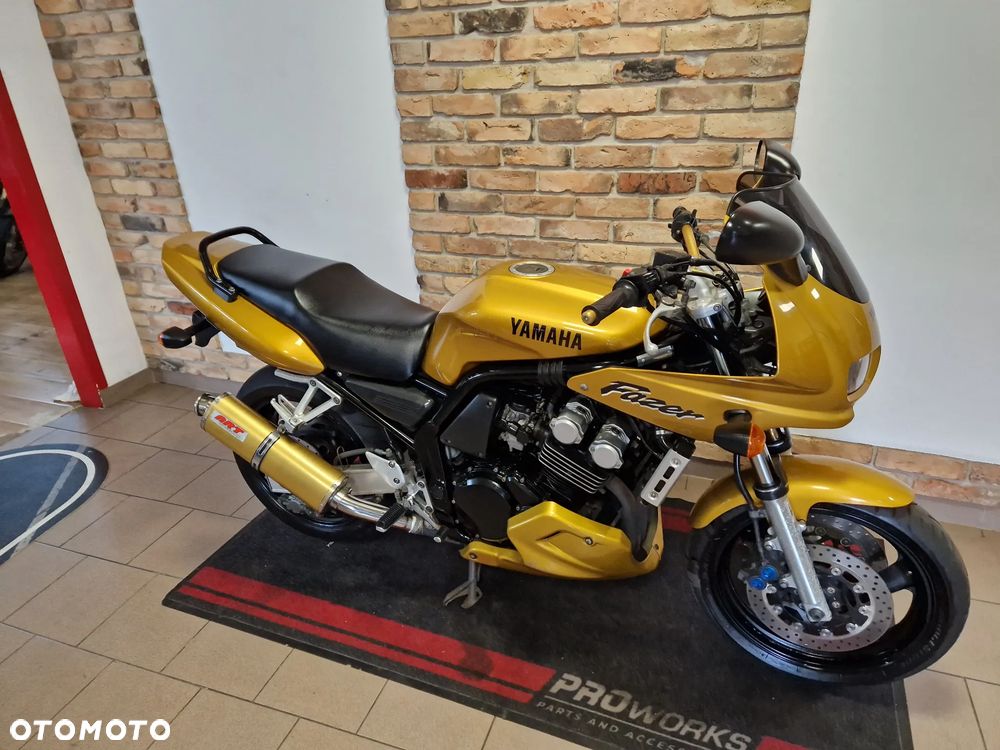 Yamaha FZS - 22