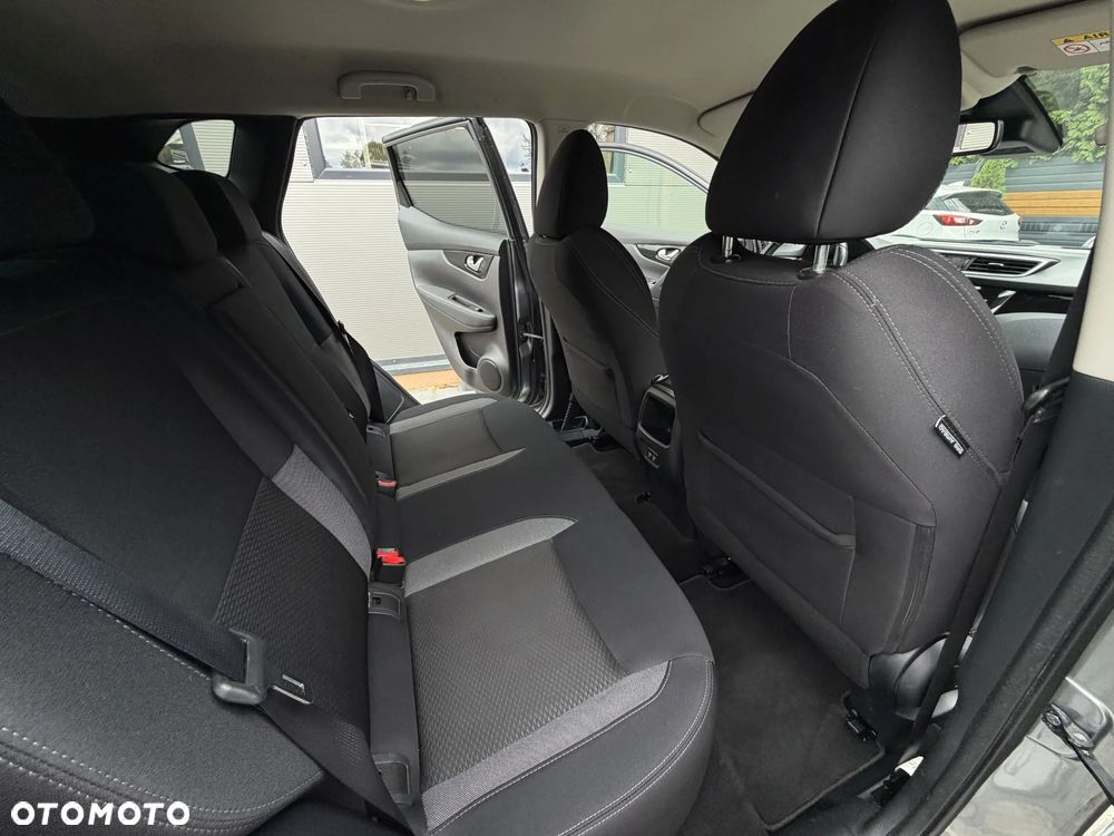Nissan Qashqai 1.3 DIG-T N-Connecta DCT - 17