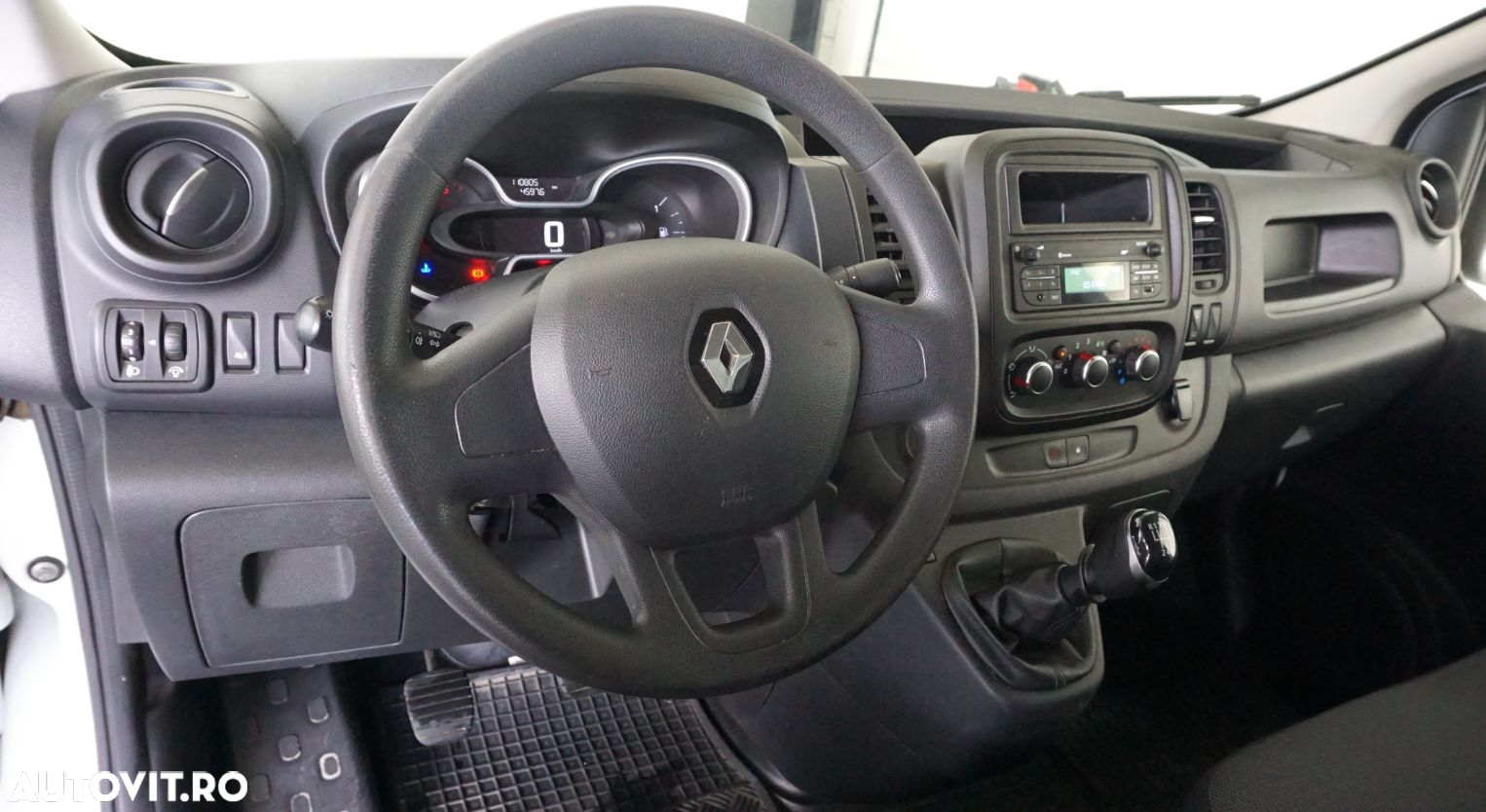 Renault trafic - 3