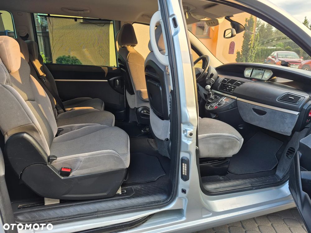 Peugeot 807 HDi 135 Active - 16