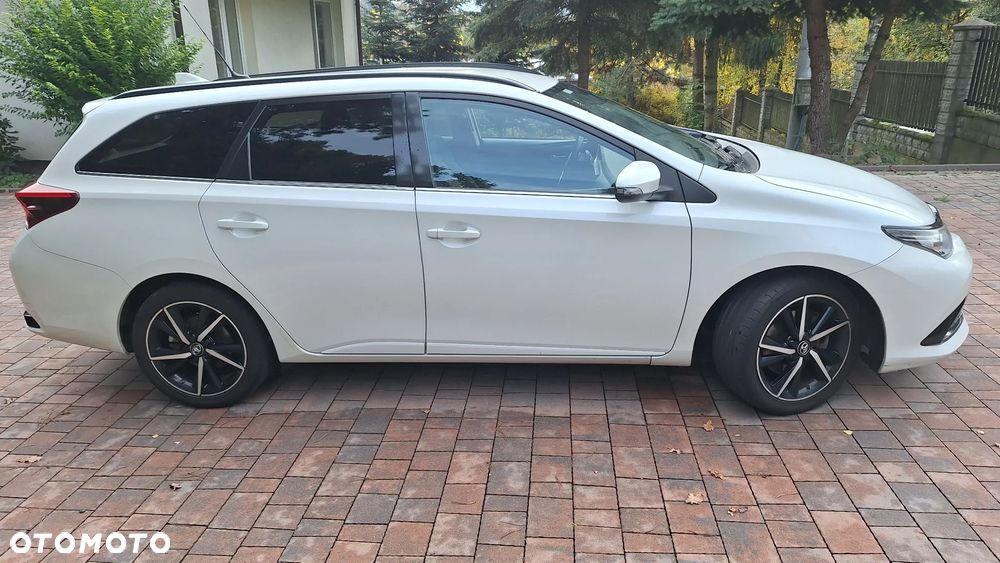 Toyota Auris 1.8 HSD Luna - 8