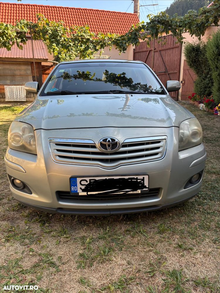 Toyota Avensis 1.8 Sdn. Sol - 1