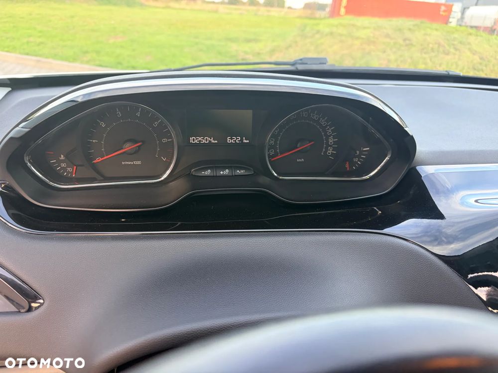 Peugeot 208 1.2 PureTech Style - 10