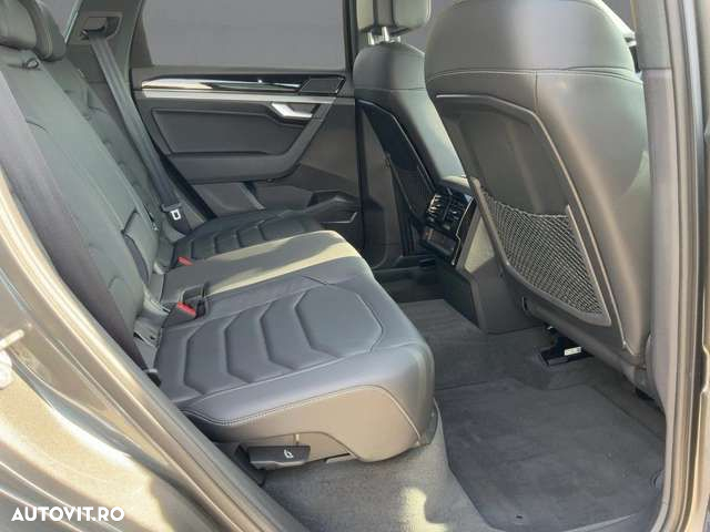 Volkswagen Touareg - 13