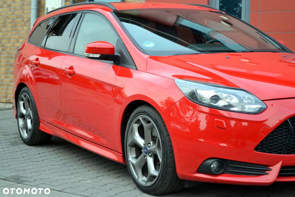 Ford Focus 2.0 EcoBoost ST mit Leder-Exclusiv-Paket - 2