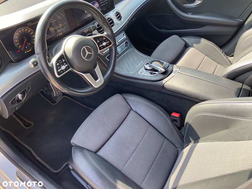 Mercedes-Benz Klasa E 220 d 9G-TRONIC Exclusive - 17