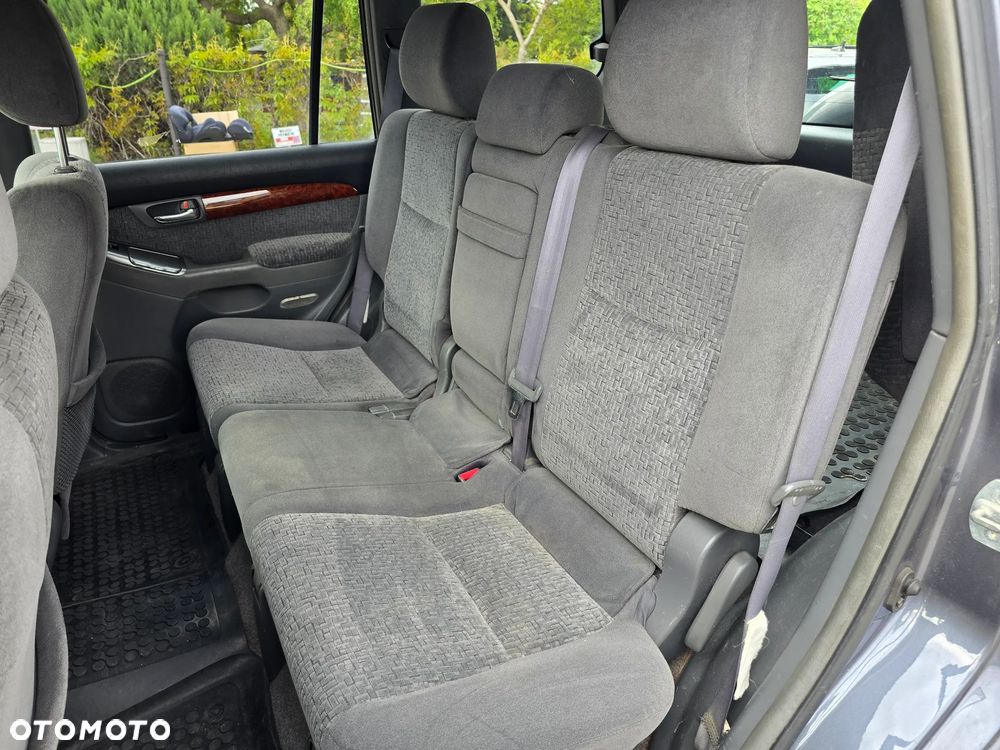 Toyota Land Cruiser - 13