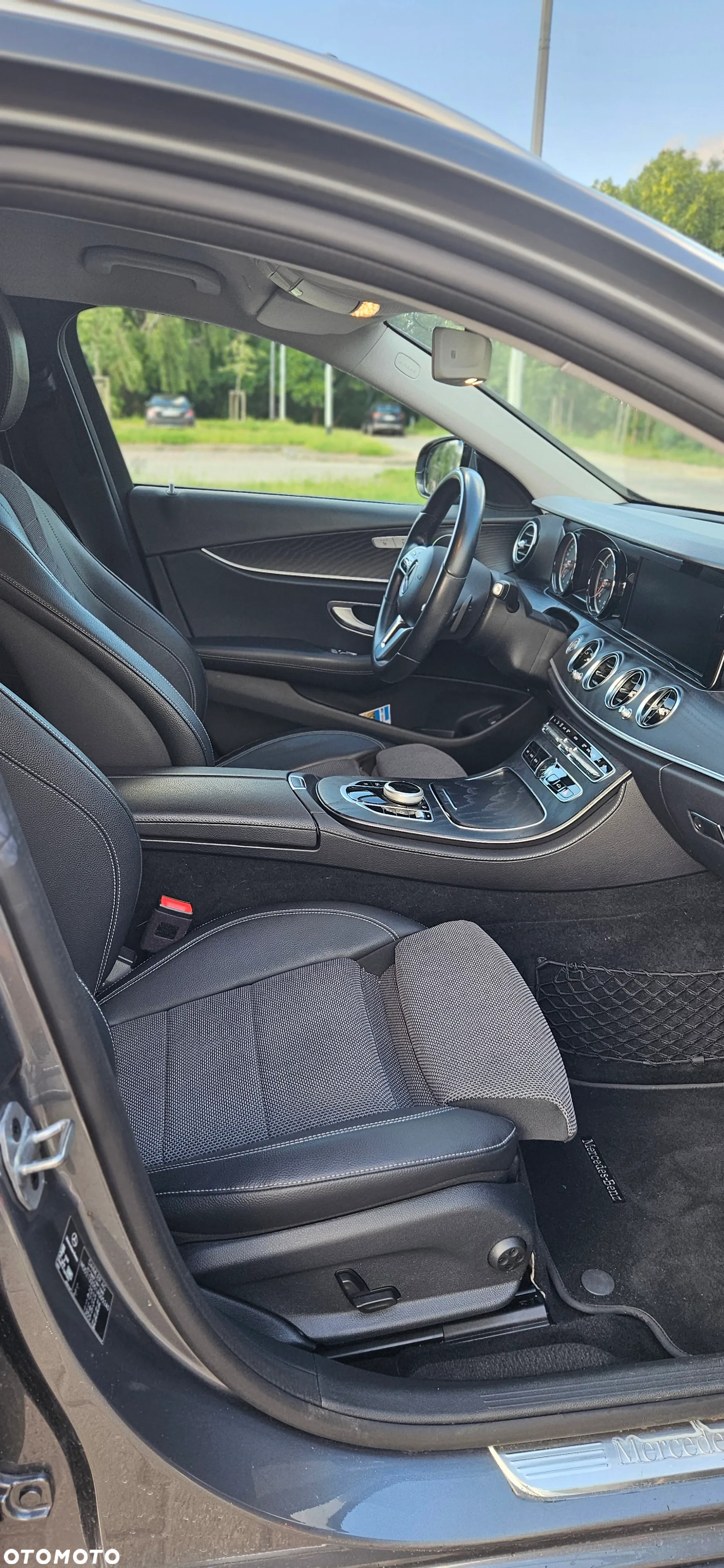 Mercedes-Benz Klasa E 220 d 4-Matic 9G-TRONIC - 7