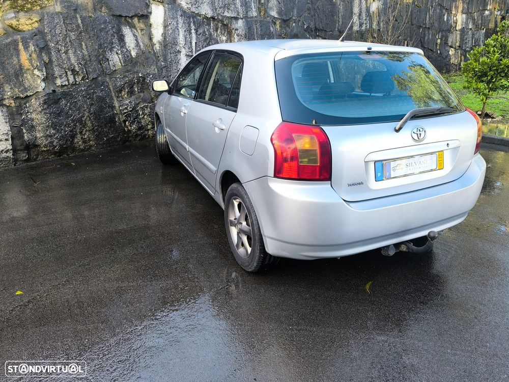 Toyota Corolla 2.0 D-4D Sol - 2