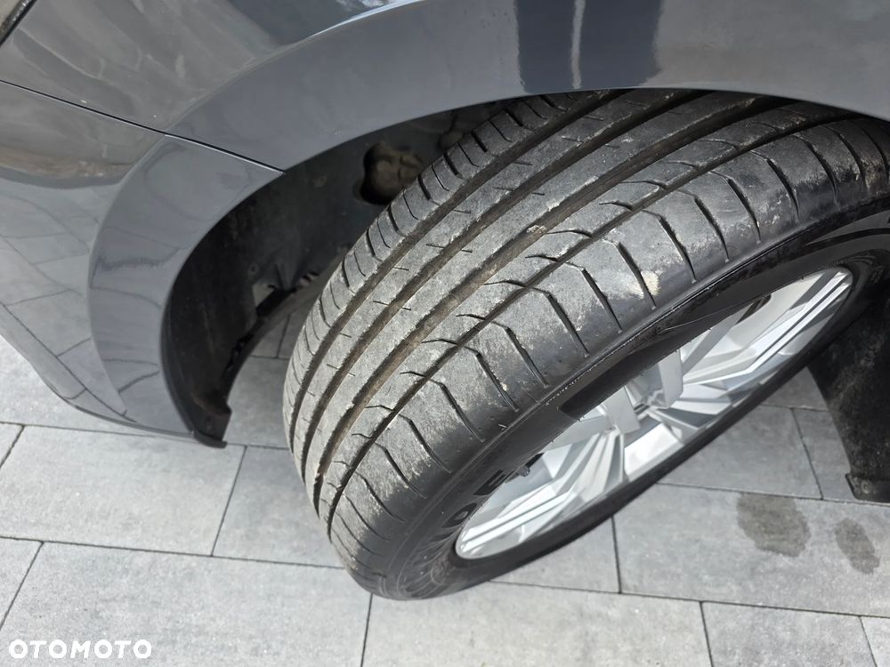 Volkswagen Passat - 34