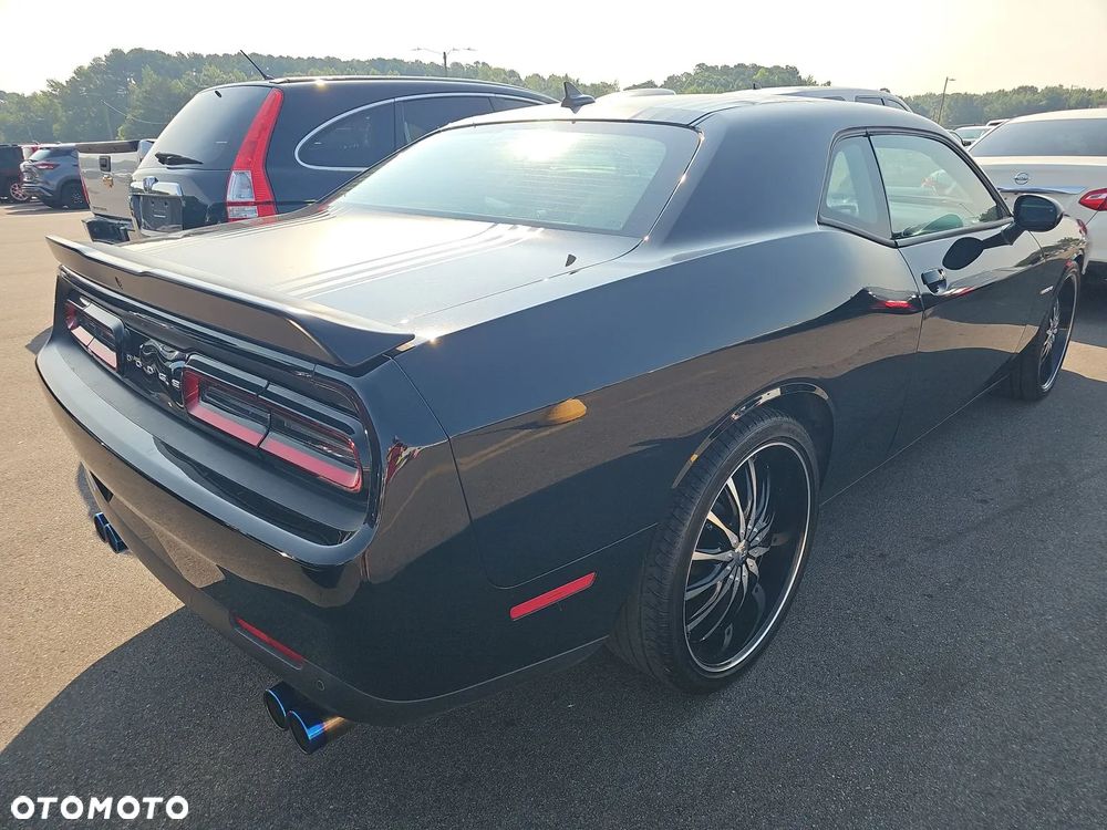 Dodge Challenger 5.7 R/T - 4