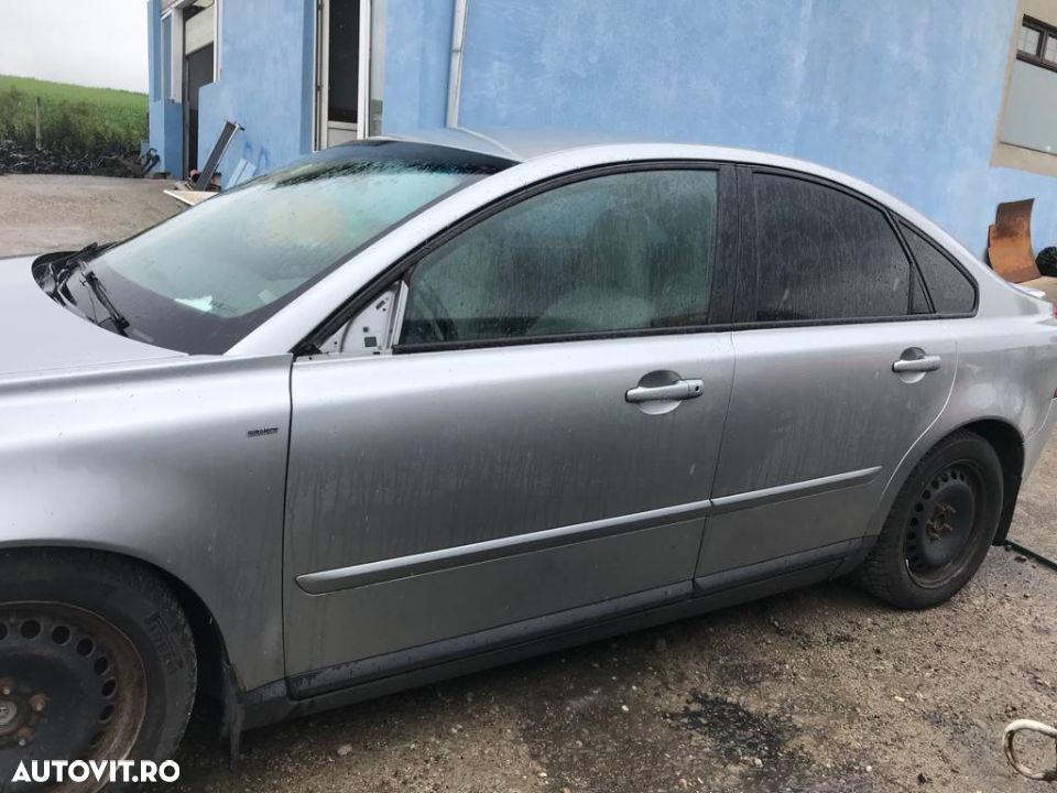 Dezmembrez Volvo S40 - 3