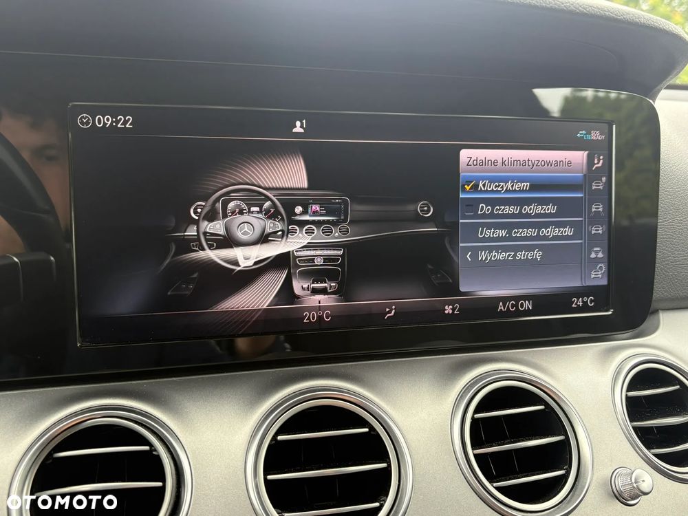 Mercedes-Benz Klasa E 300 de T 9G-TRONIC - 29