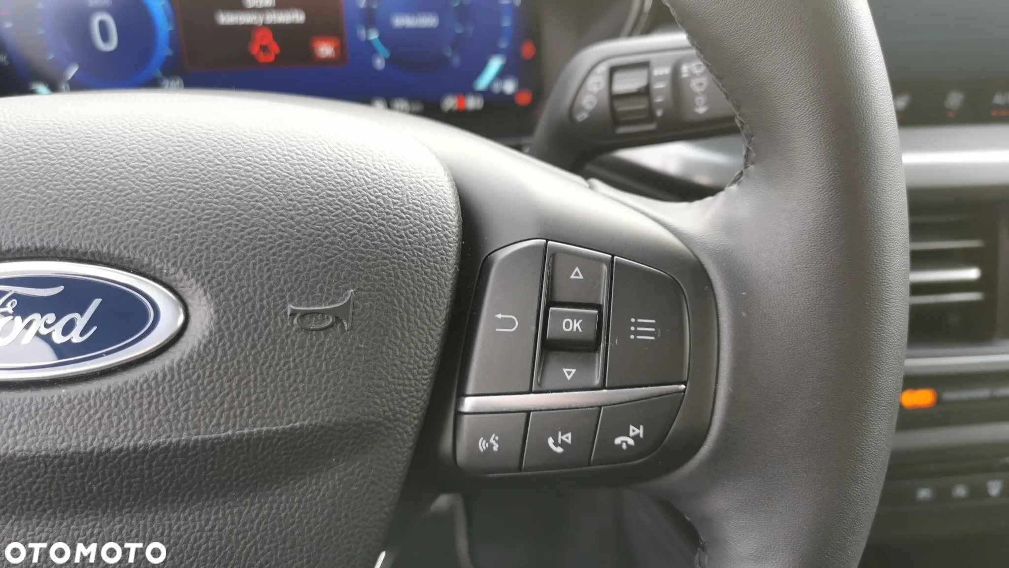 Ford Focus 1.0 EcoBoost Titanium X - 14