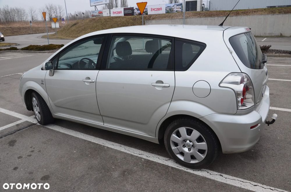 Toyota Corolla Verso 2.0 D-4D Sol - 3